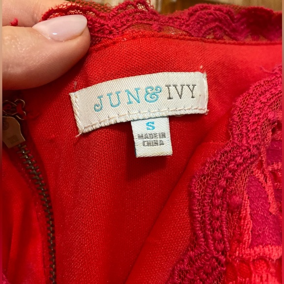 Strapless red lace dress - Picture 2 of 5